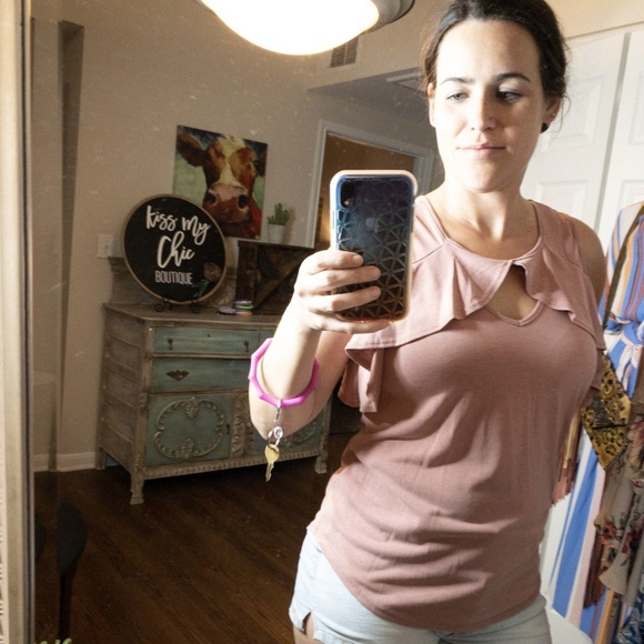 Pink Key-Hole Top - Picture 1 of 3